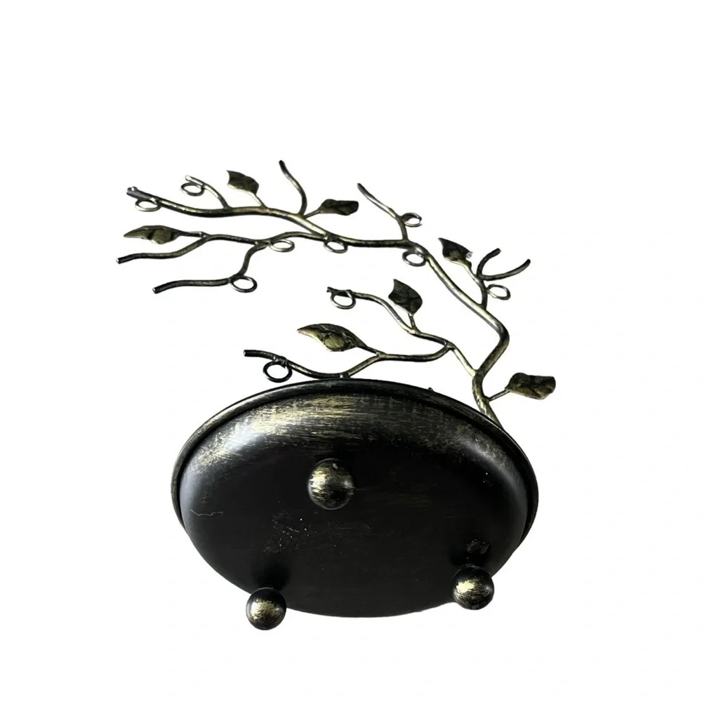 Beautiful Iron Jewelry Tree Display Organizer Metal Leaves Round Tray Base
